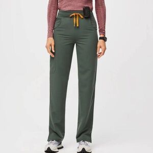 NWT Women's FIGS Moss Kade™ High Waisted - Cargo Scrub Pants